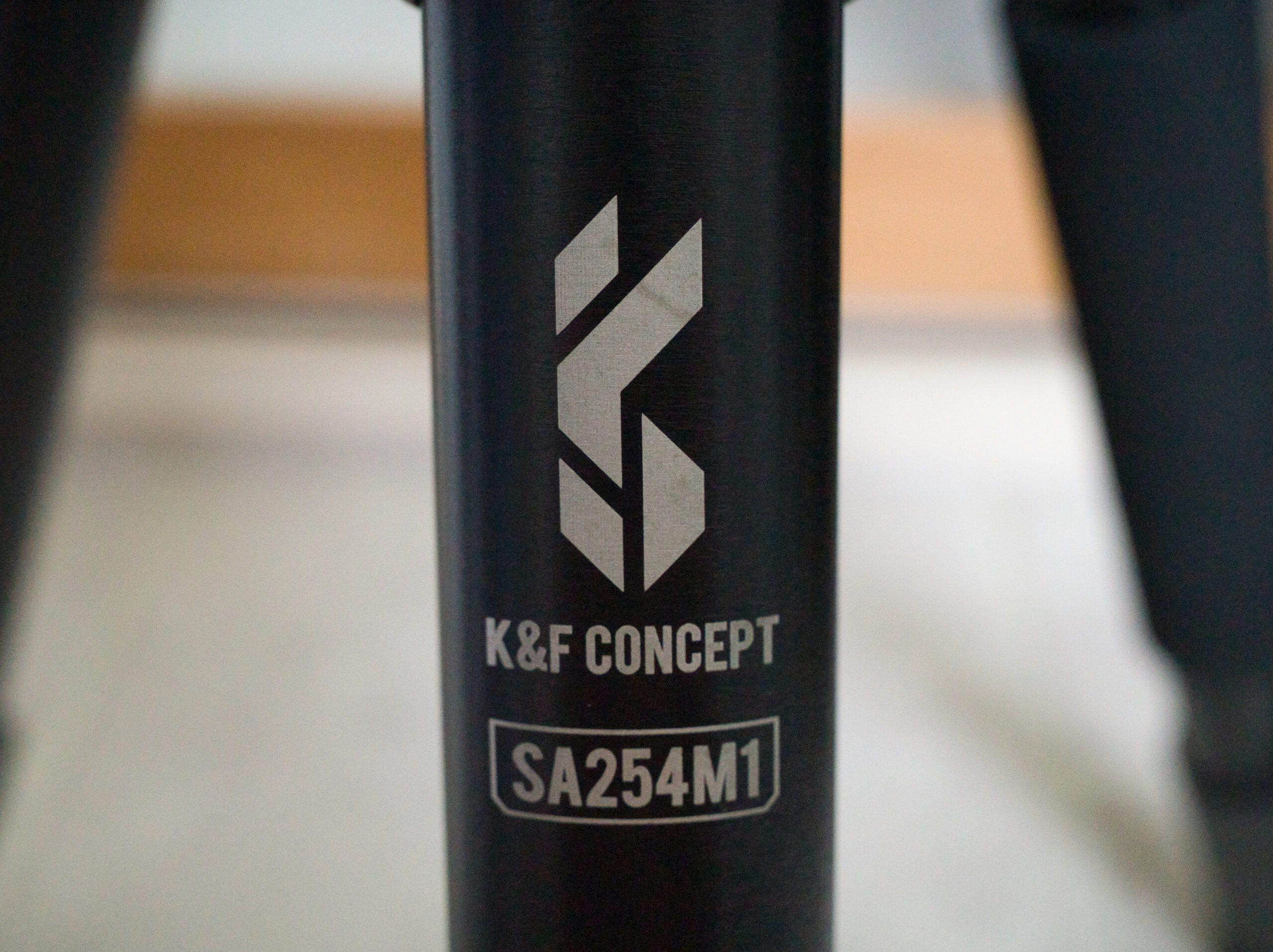 K&F Concept アルミ合金軽量三脚（K254A1）+ボール雲台（BH-28L）レビュー